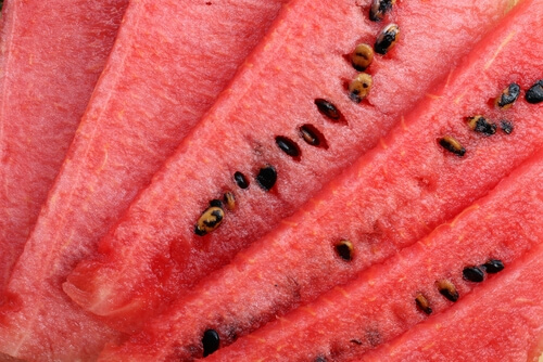 Консумирайте диня и други плодове, вместо продукти с излишна захар