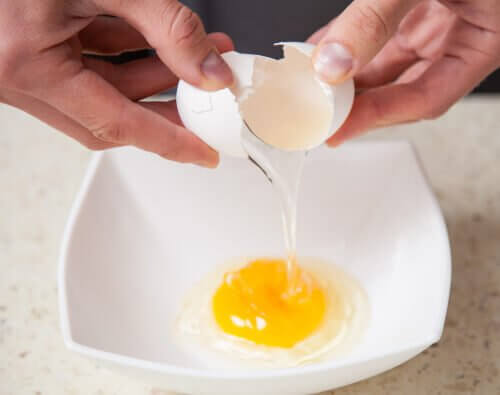 яйцата за пълни с витамини за укрепване на косата