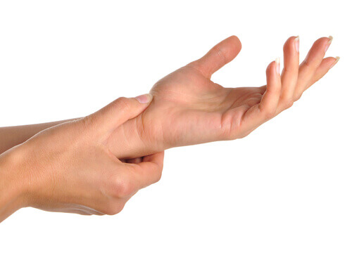 Кои са причините за болката в дланите и китките?