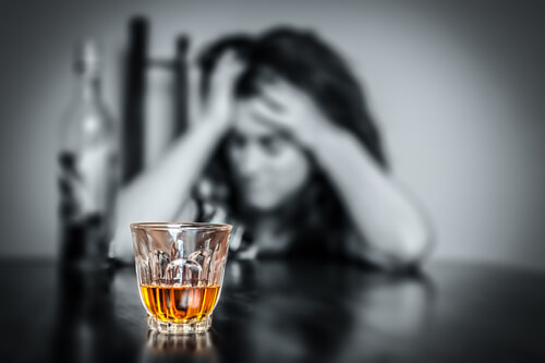 прекомерната консумация на алкохол е вредна за мозъка ви