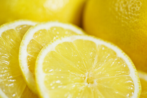 лимоните се справят с гъбичките по краката