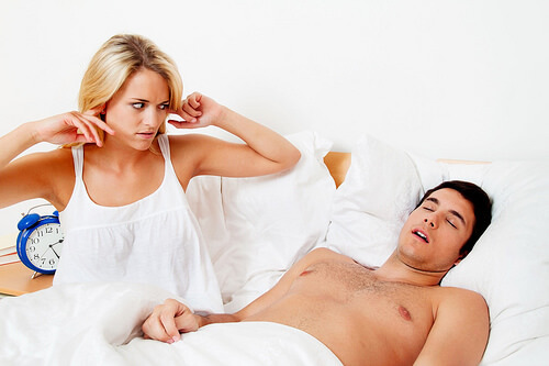 сънната апнея се характеризира и с хъркане