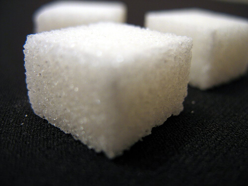 преработените храни, например захарта, са непрепоръчителни при ендометриоза