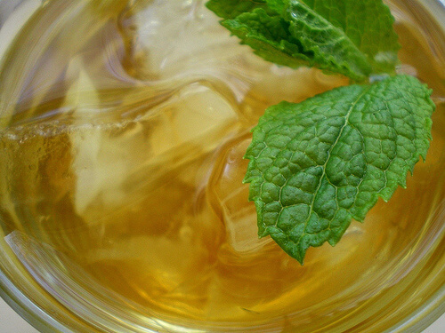 чайове срещу подуване на корема ни