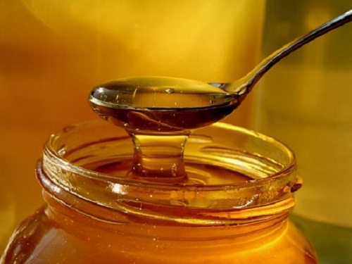 Ако държите мед в хладилник, той се захаросва бързо.