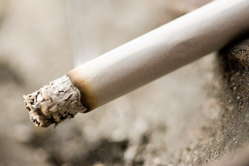 Да спрете да пушите е важна стъпка от природно лечение на целулит