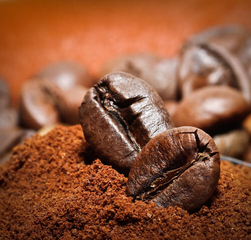 кафето има специфичен аромат, който премахва лошите и неприятни миризми от къщата