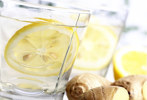 Направете си лимонада с джинджифил.