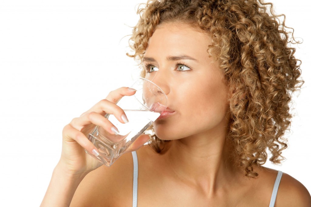Добре да се пие топла вода или поне вода на стайна температура.