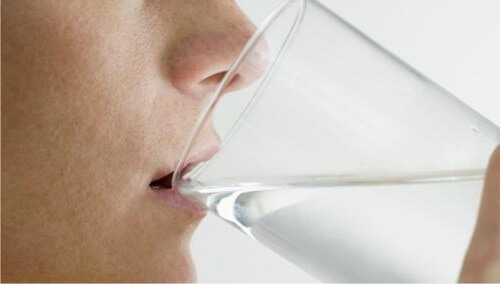 навици за отслабване - пийте повече вода