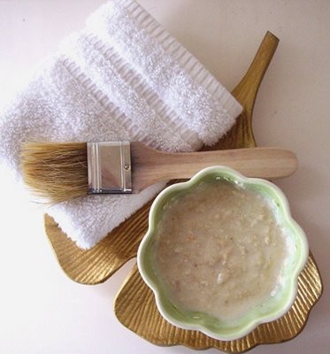 направете си маска от авокадо и мед срещу досадните бръчки