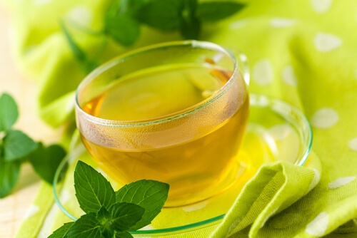 билкови чайове за по-източено лице