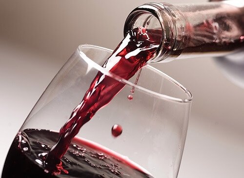 веществото ресвератрол се съдържа в гроздето, виното, някои плодове