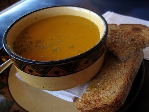 Супа от целина, моркови и джинджифил при настинка