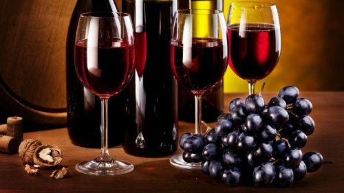 червеното вино помага в процеса на отслабване