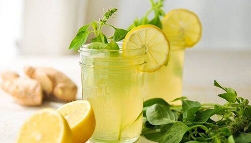 чай с лимон и мента за укрепване на сухожилията и ставните връзки