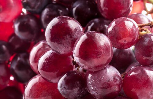 Червеното грозде е мощен диуретик.