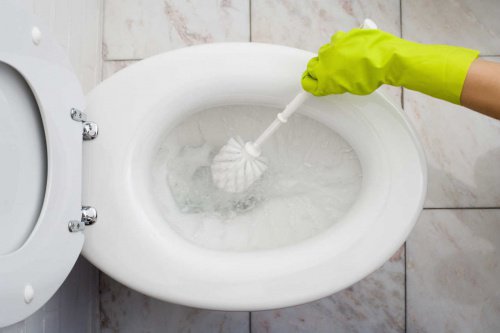Начини за чистене на банята, които щадят природата