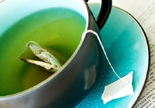 подкожните мазнини и зеления чай