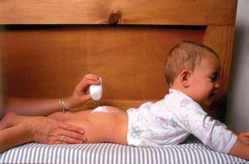  талкът на прах води до сериозни респираторни проблеми на бебетата.