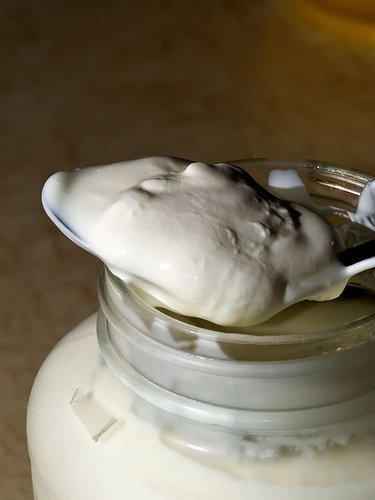 кисело мляко и красиви очи