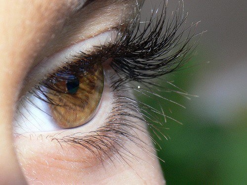 По-дългите помагат за постигането на по-големи очи.