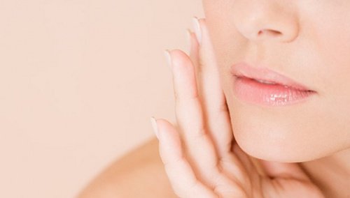 Как да затворим лесно порите на кожата