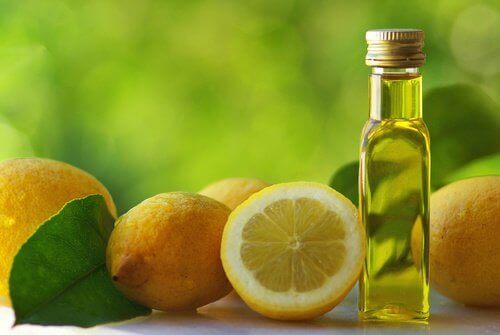 Комбинирането на лечебните свойства на зехтин и лимон в борбата против запек.