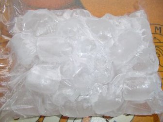 За ледена терапия у дома - приложете торбичка с лед  върху тялото