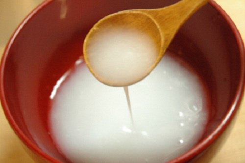 Оризовата вода е друго традиционно средство за лечение на гастрит