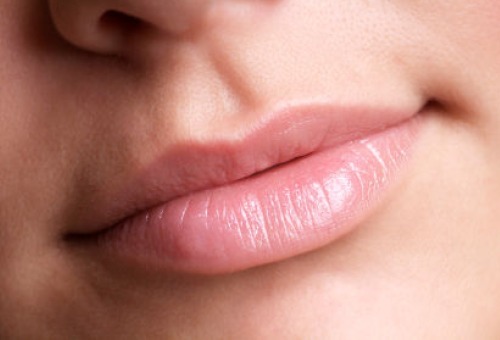 Плътни, меки устни -  ексфолиране преди важна среща