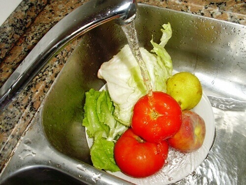 Как да мием плодове и зеленчуци