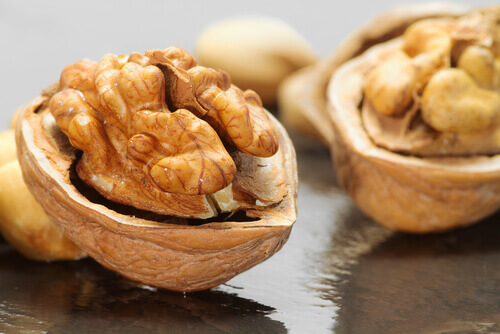 Орехите са топ храна, поддържаща мозъка активен.