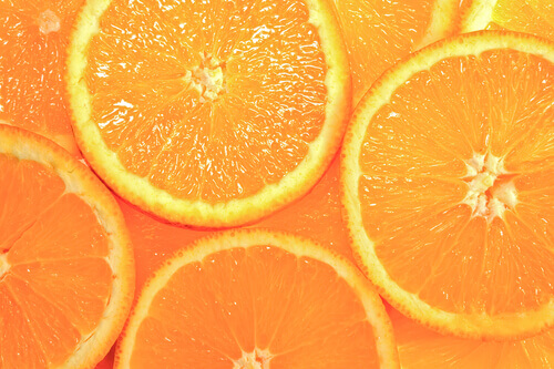разширените пори се лекуват с алое вера и портокал