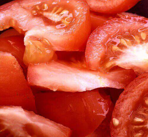 доматите помагат предотвратяването на появата на инфаркт или инсулт