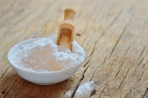 Сода бикарбонат и захар - смъртоносна комбинация срещу мравки.
