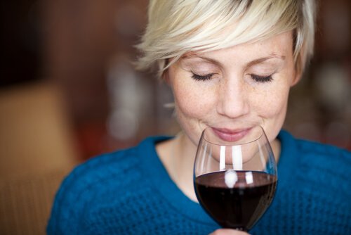 Чаша червено вино дневно предпазва от рак