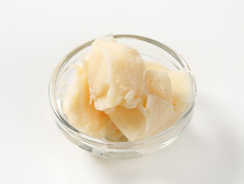 Свинската мас е от вредните мазнини за готвене.