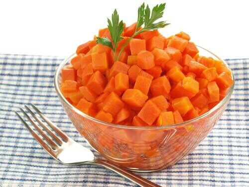 Готвени моркови при болно гърло