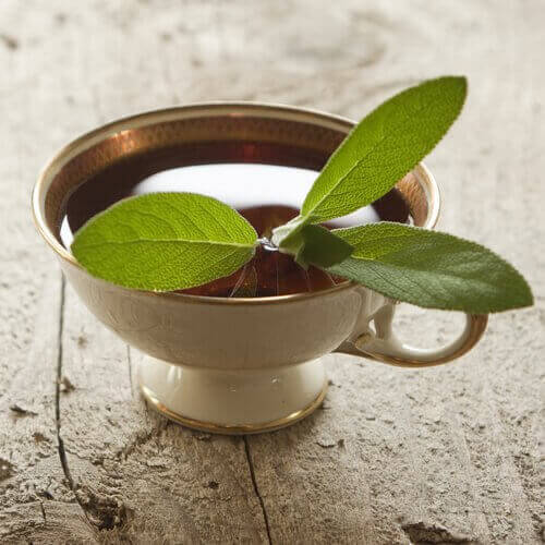 Градински чай за облекчаване на болно гърло