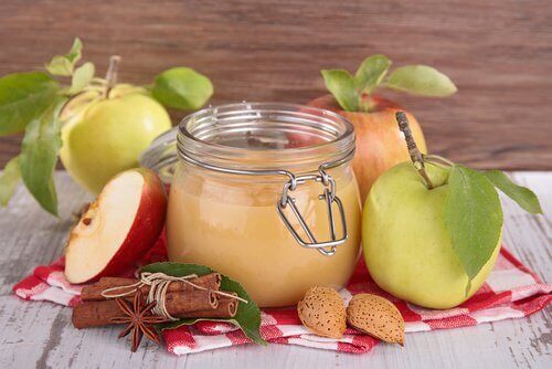 Ябълков сос за деца и възрастни хора