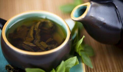 Зелен чай, лимон и стевия за оздравяващо прочистване на тялото