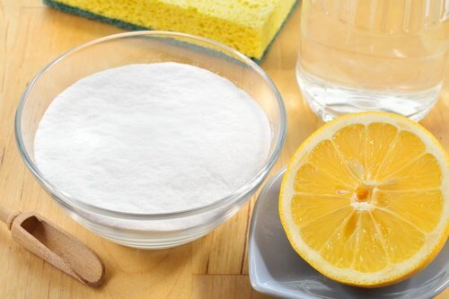 Оцет, сода и лимон за премахване на пестицидите