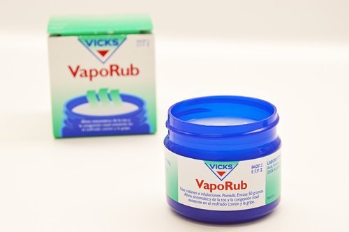 vaporub мехлем като лечение на гъбички по ноктите
