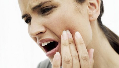 10 натурални средства при тежък зъбобол