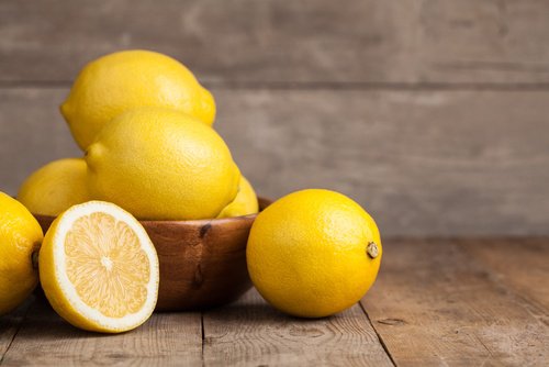 Чесън с лимон за преборване с коремните мазнини