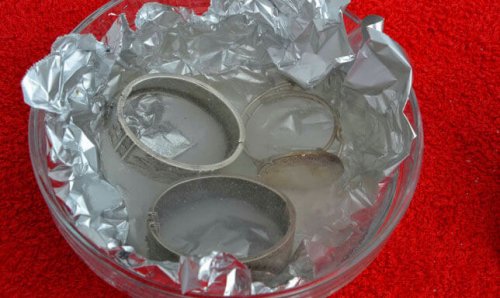 алуминиево фолио за почистване на среброто