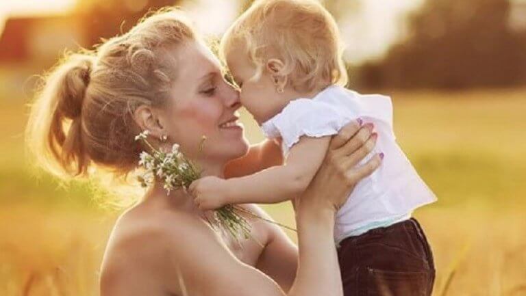 Хранете децата с любов