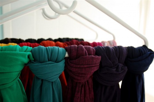  Съхранявайте шалове си на закачалки