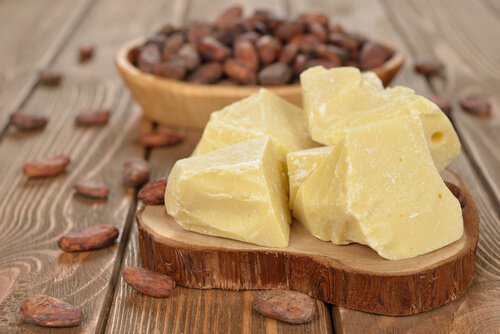 Какаово масло при чувствителна кожа.